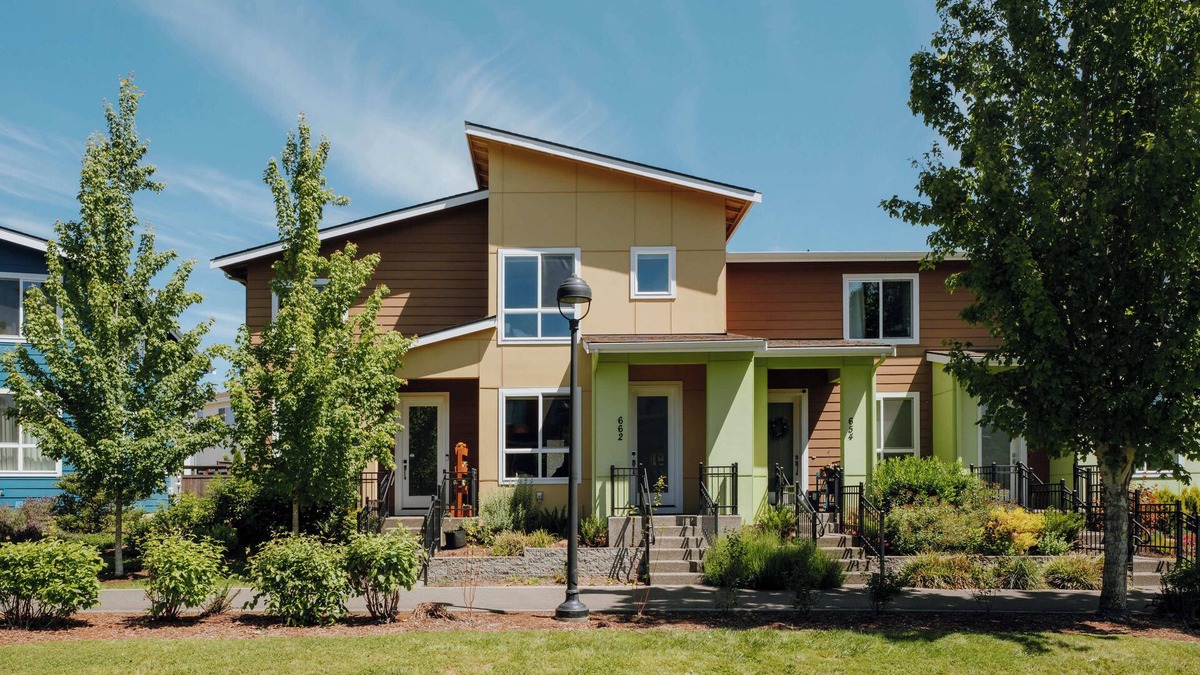 White Center House | Haven at Greenbridge: Near SEA Airport & Downtown Seattle