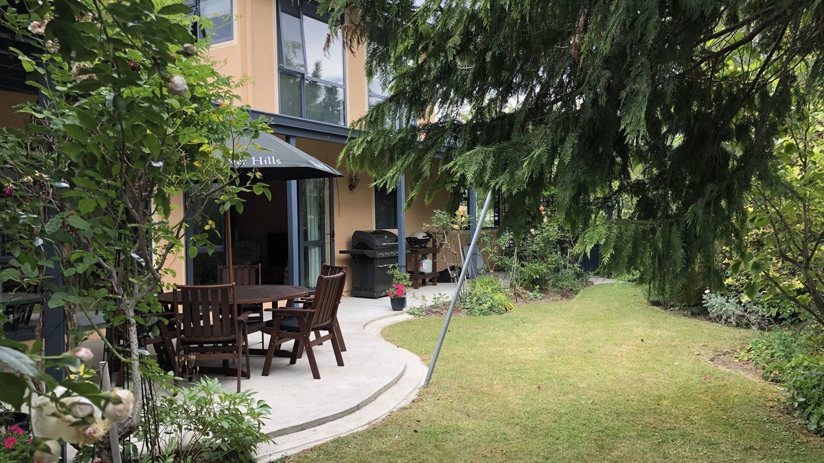 Clyde House | Haven@Clyde - Large Family Holiday Home - Free Wifi