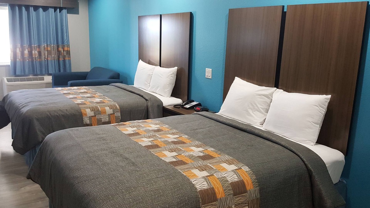 Willowbrook Hotel | Haven Inn & Suites Willowbrook