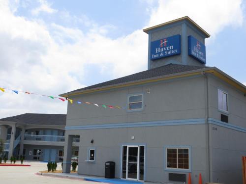 Willowbrook Hotel | Haven Inn & Suites willowbrook