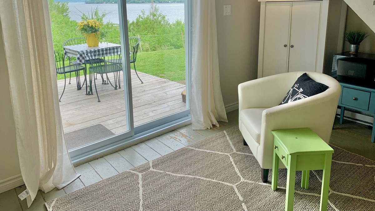 Desjardins Apartment | Haven of peace - view of the Lévis river