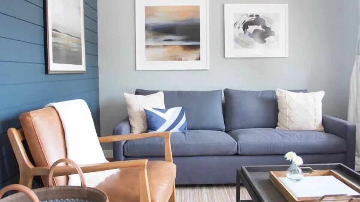 East Hampton North Hotel | Haven of Relaxation! Free Breakfast and Parking, Pool, Near Indian Wells Beach