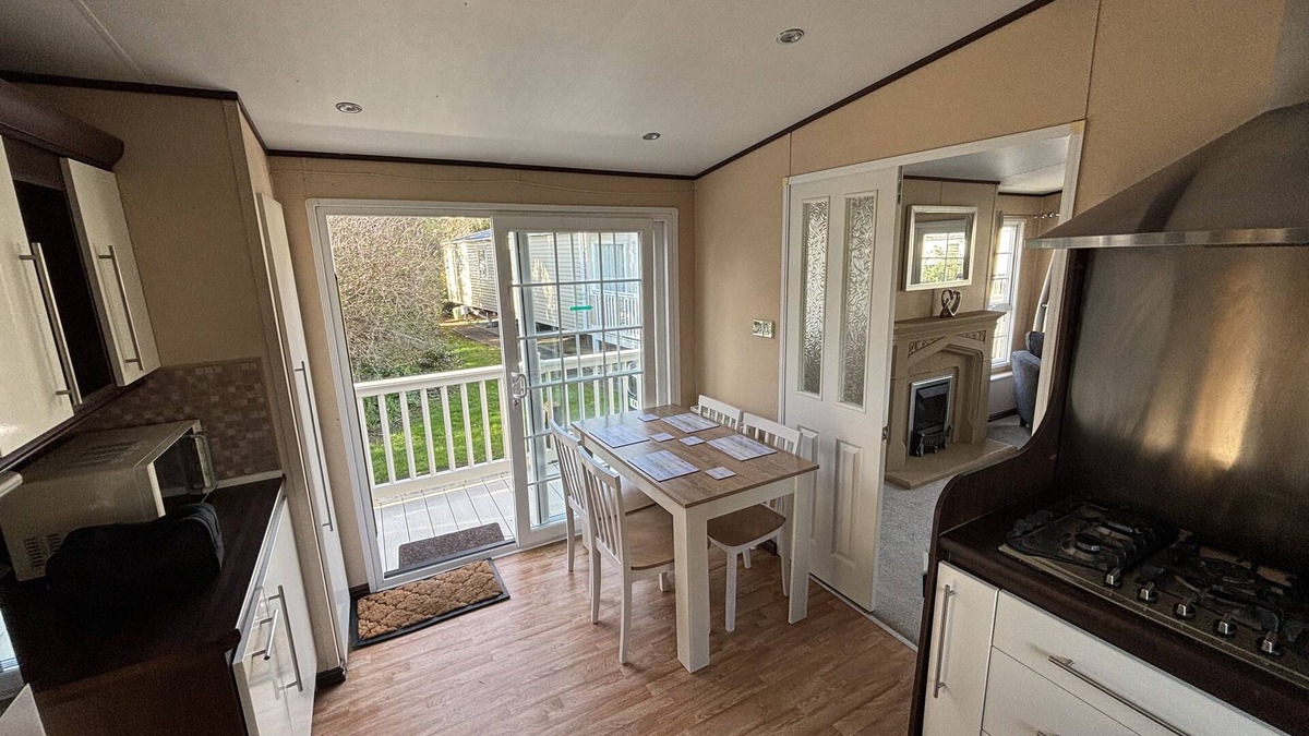 Burnham-on-Sea House | Haven - Prestige 2 Bedroom Static - with Decking