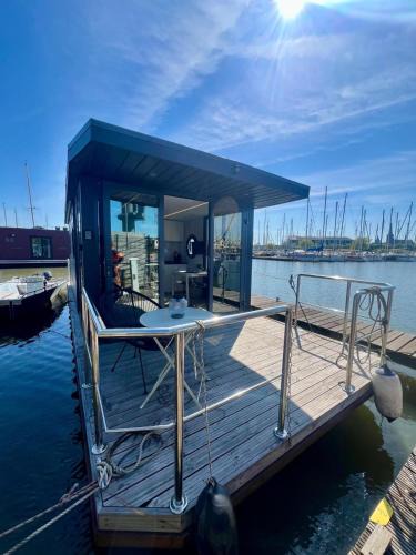 Monnickendam Boat Rental | Havenlodge Eclipse Monnickendam