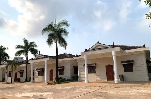 Sihanoukville City Centre House | Hawaii Beach Bungalows