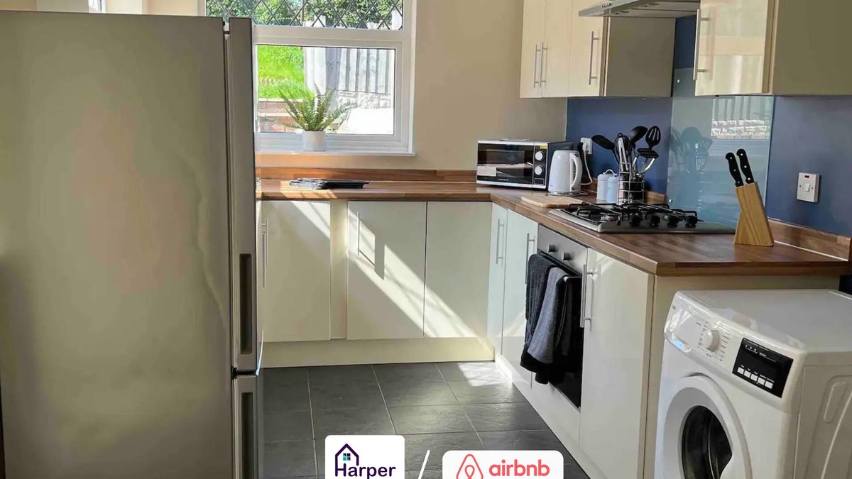 Ewloe House | Hawarden 4Bed Semi/Drive/Countryside Views