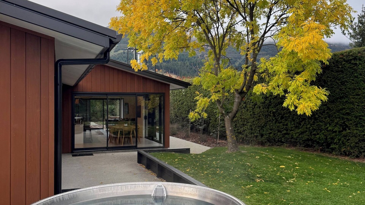 Lake Hawea House | Hawea Holiday Haven - Spacious, Private, Central - now with Stoked Hot Tub!