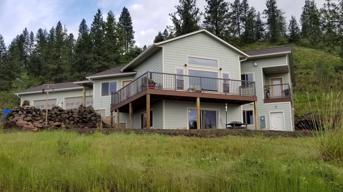 Moscow House | Hawk's NestnEntire 1650 Sqft lower level.