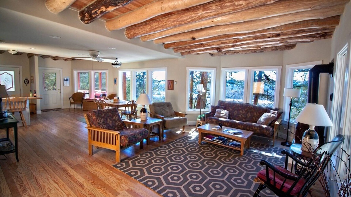 Fountain City House | Hawks View's Osprey Lodge