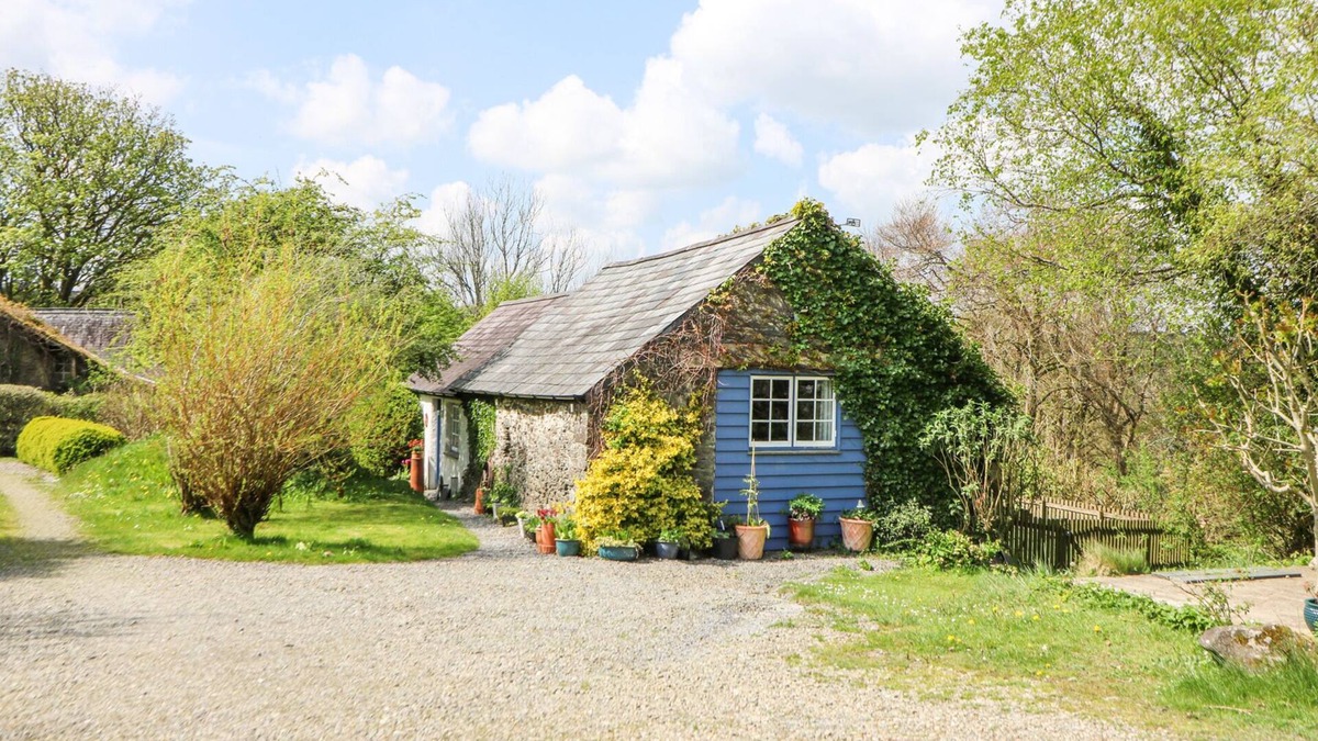 Llangeler Cottage | HAWTHORN COTTAGE, character holiday cottage in Drefach Felindre