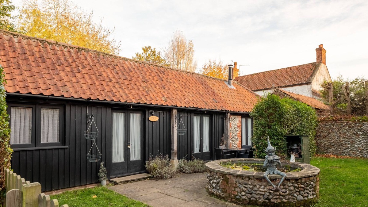 Roughton House | Hawthorne Cottage, Roughton, Norfolk