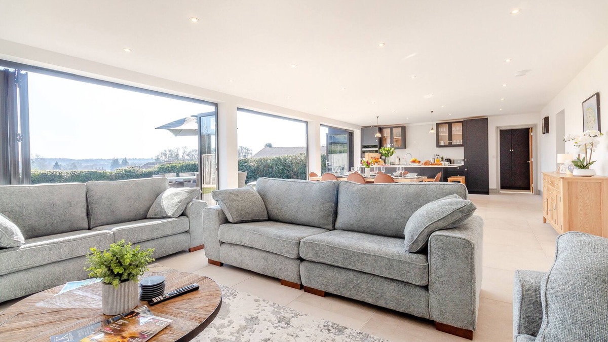 East Dereham House | Hay Hill House - Four Bedroom House, Sleeps 8
