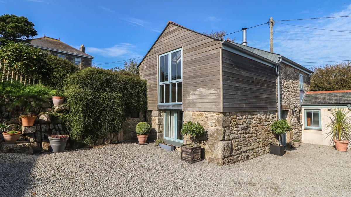 Troon Cottage | HAY LOFT, pet friendly, country holiday cottage in Camborne