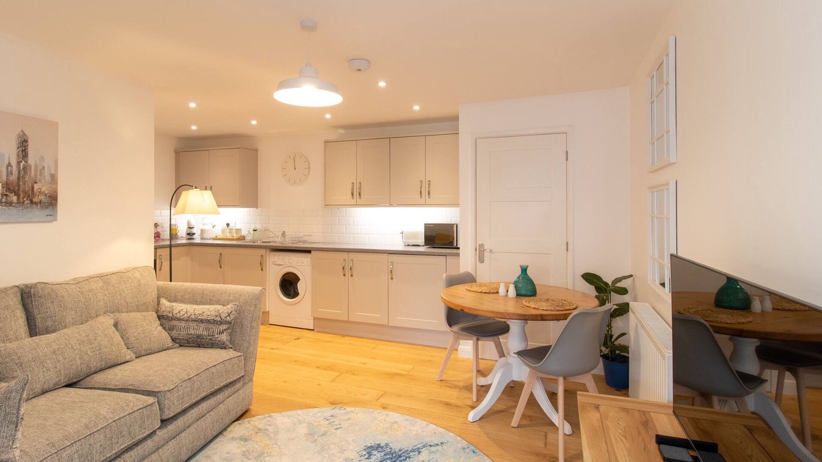Wellington Apartment | Haygate - Peaceful Serviced Apartment