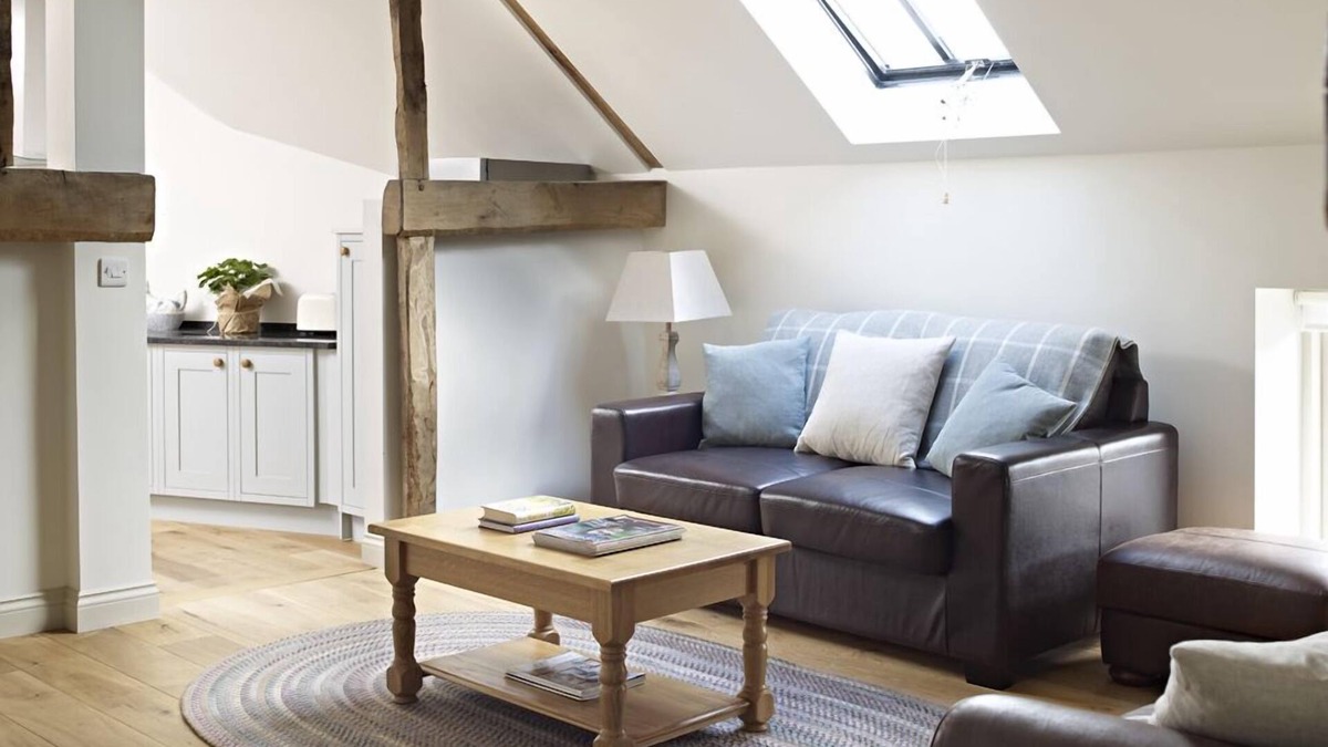 Thatcham Apartment | Hayloft at Manor Farm Courtyard Cottages