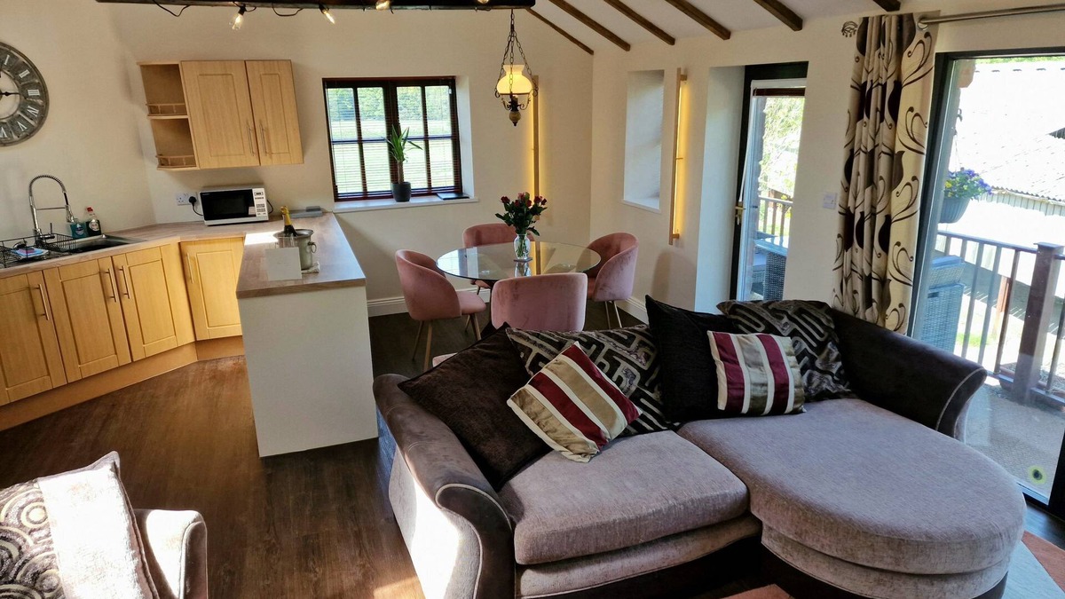 Gilcrux Cottage | Hayloft Cottage, Romantic pet Friendly Cottage Near Lake District National Park
