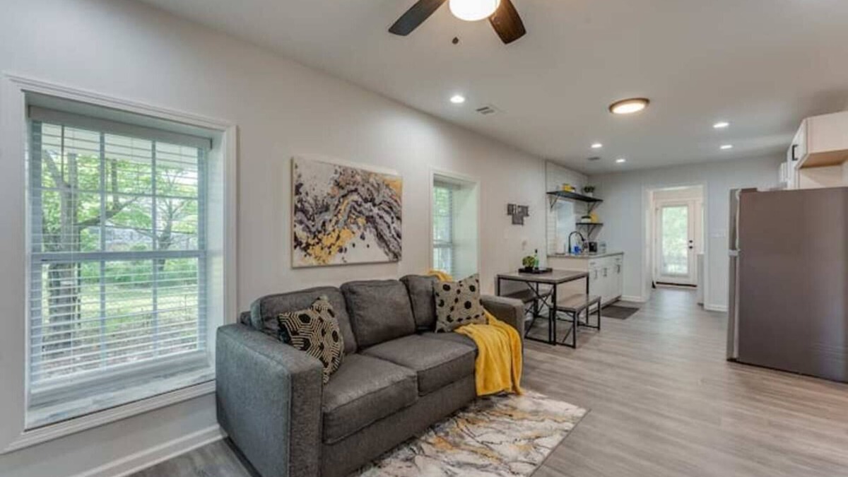 Forest Park House | Haynie’s Hidden Getaway- 9mins from ATL airport!