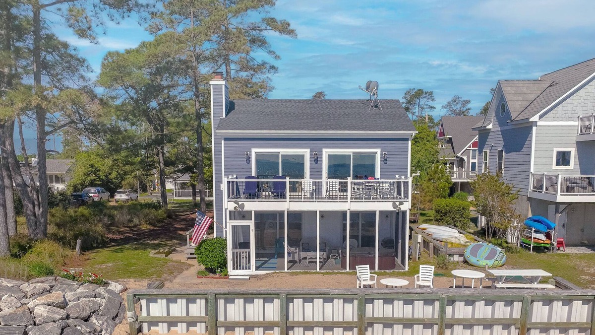 Point Lookout Cottage | Hays Beach House - Hot Tub - Private Beach