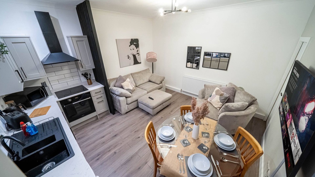 Morley House | Hayy Morley Perfect for Work or Relaxation