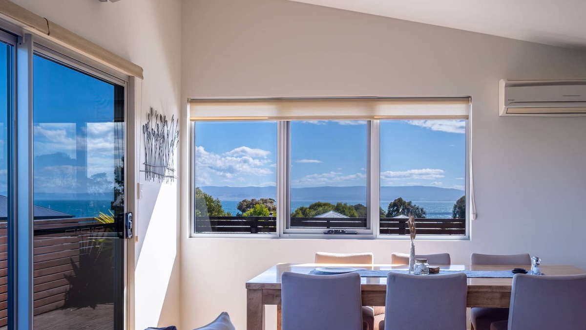 Coles Bay House | Hazards Escape - the Top Shack