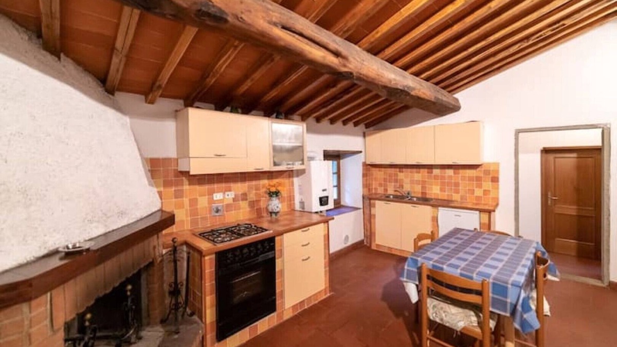 Pontassieve Apartment | Hazel Apartment