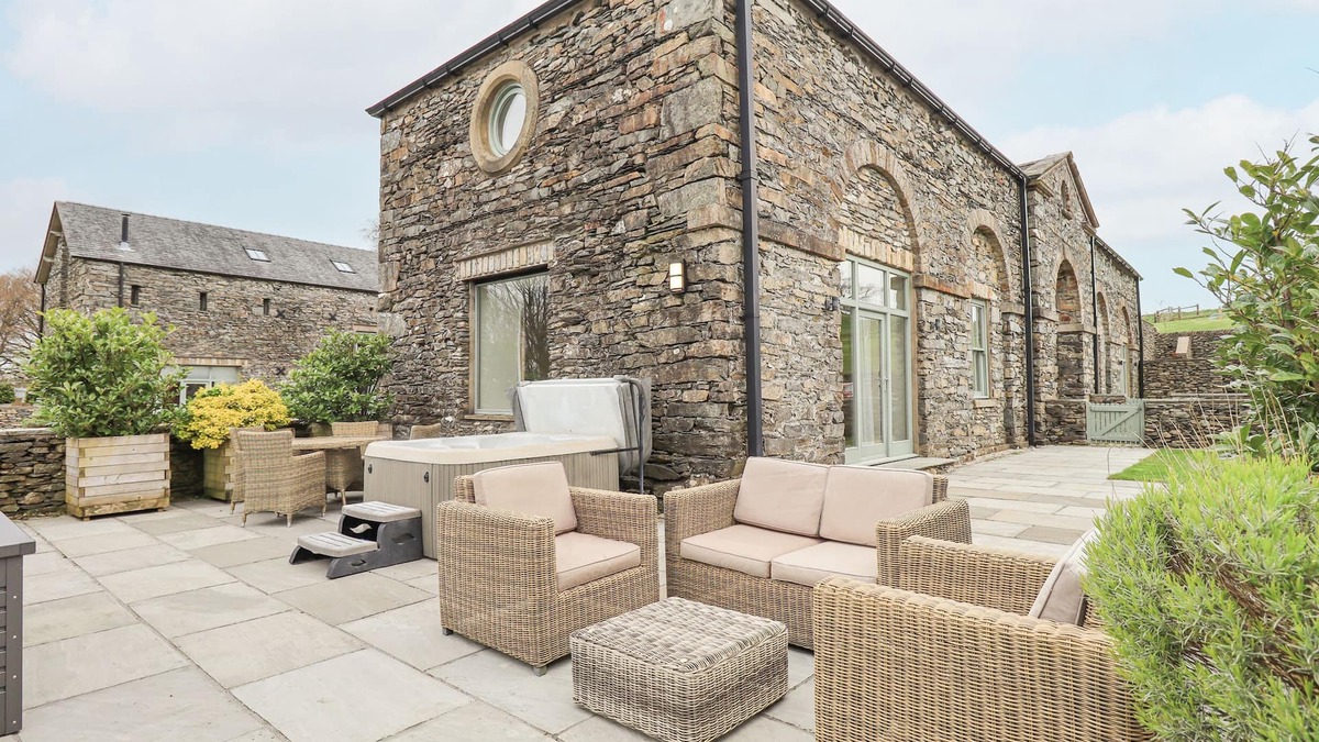 Penny Bridge Cottage | HAZEL COTTAGE, family friendly, luxury holiday cottage in Backbarrow