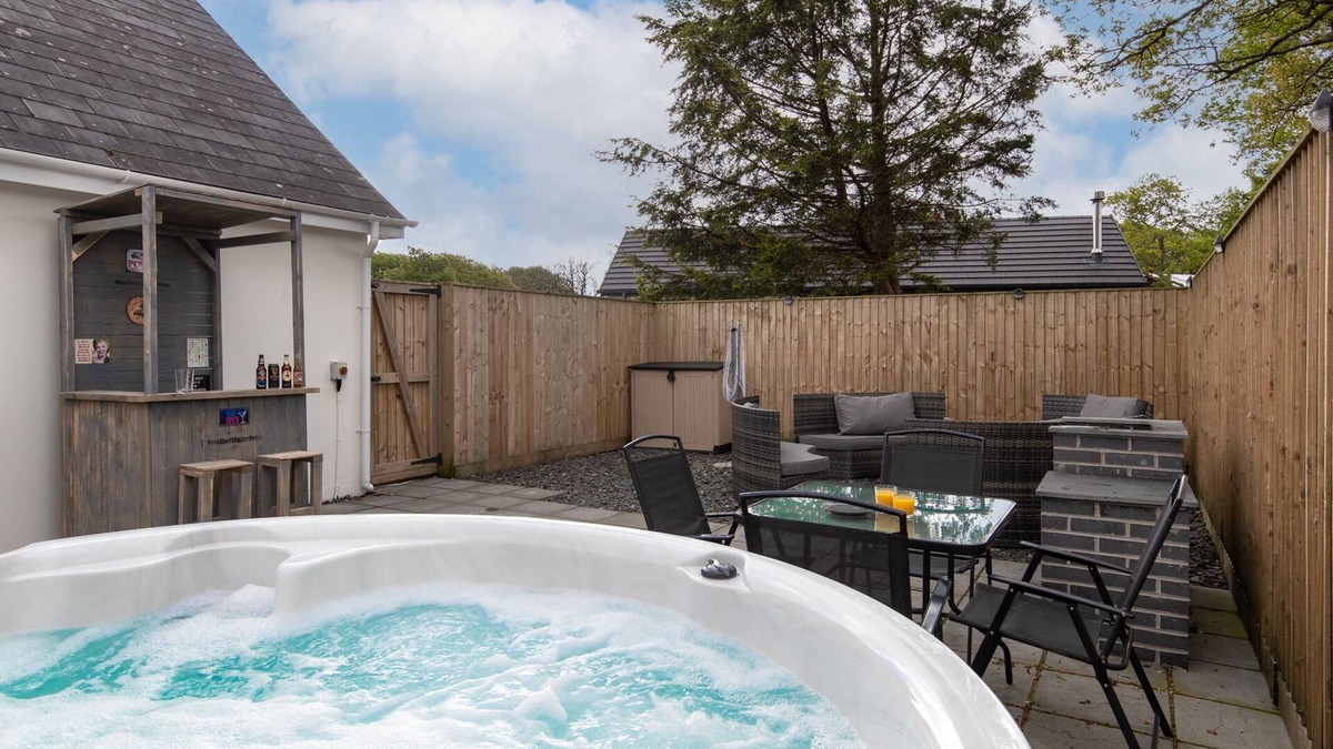 St. Florence Cottage | Hazel Cottage in Pembrokeshire