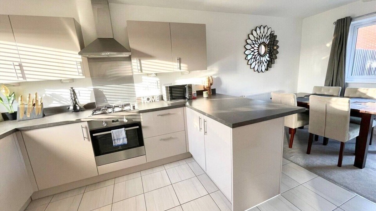 Ashford House | Hazel house enjoy a peaceful home with parking