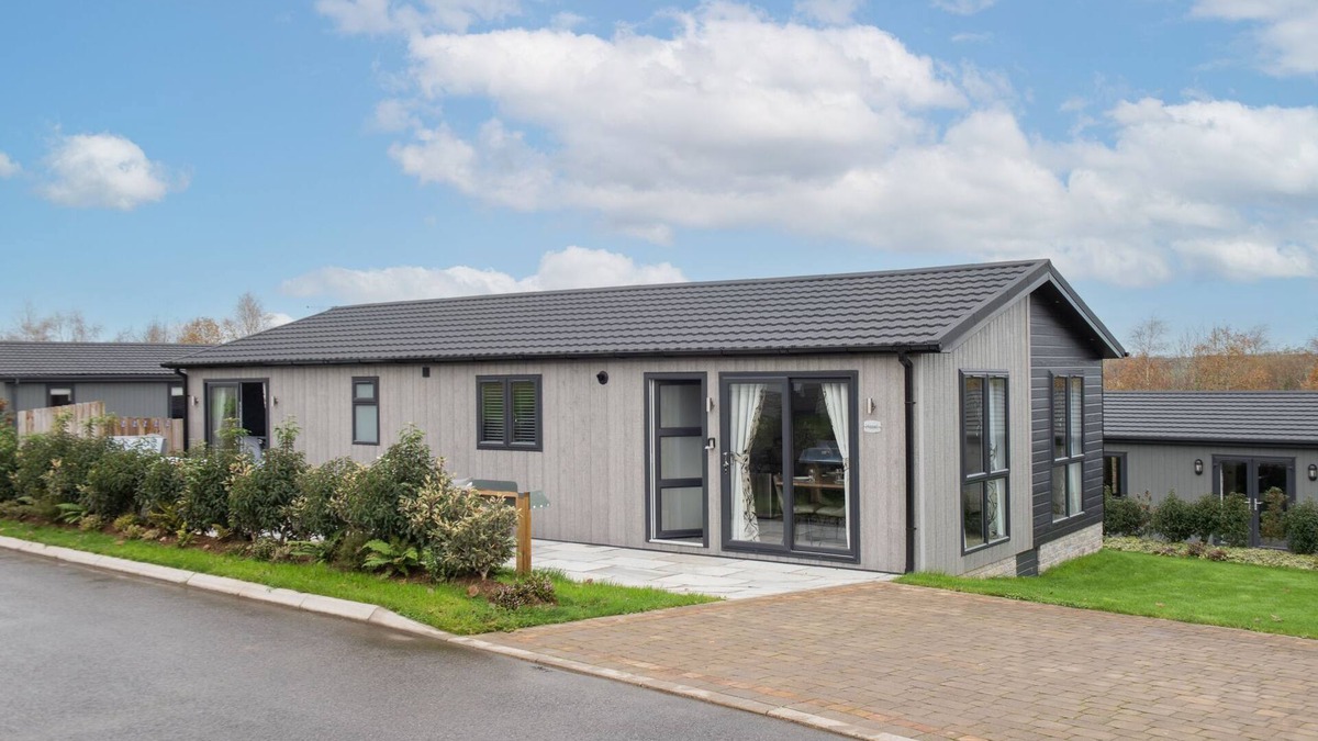 Lifton House | Hazel Lodge, 27 Roadford Lake Lodges