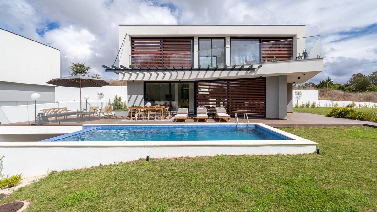Santa Maria e Sao Miguel Villa | Hazel White Villa, Sintra, Lisbon