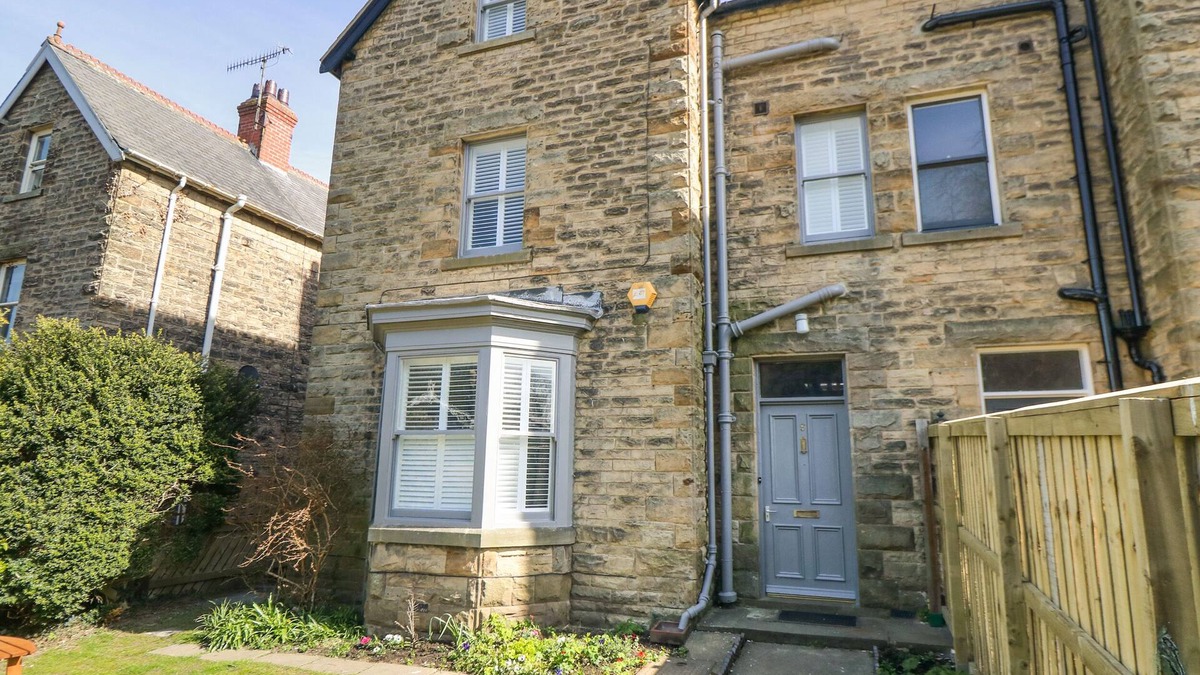 Briggswath House | HAZELDENE, pet friendly, with a garden in Sleights