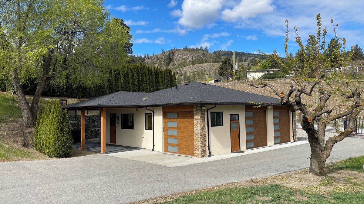 Okanagan-Similkameen Cottage | Hazelnut Farm Vacation Cottage