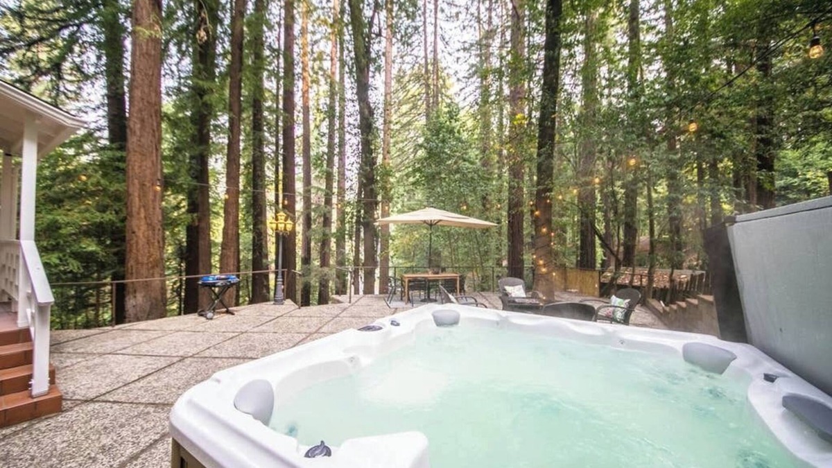 Hacienda House | Hazels Hideaway: Hot Tub | Redwoods | Bonus Room!