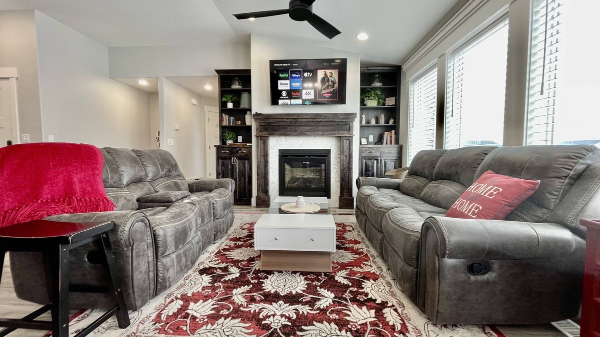 Idaho Falls House | Hazen Home Family Retreat, fully equipped home, 2 min to shopping and parks