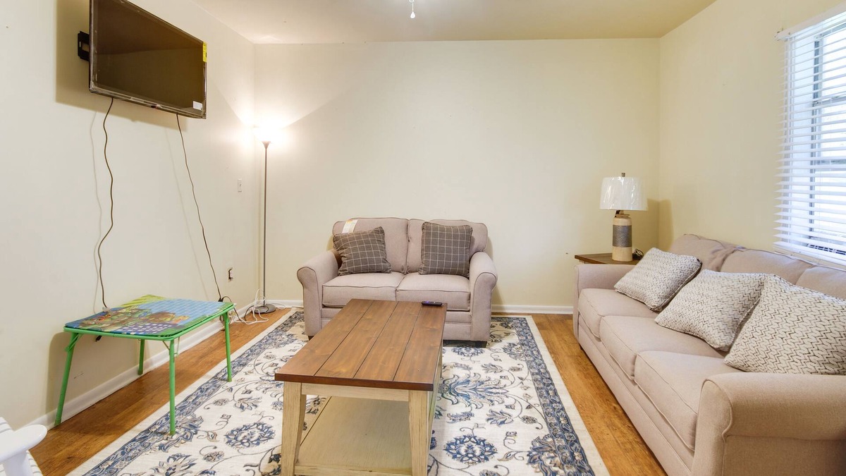 Hazlehurst House | Hazlehurst Vacation Rental - 40 Mi to Jackson!