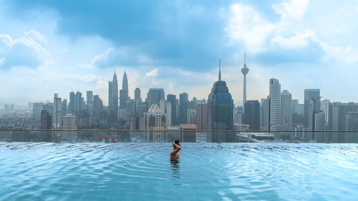 Chow Kit Apartment | HC Studio @ Instaworthy Infinity pool (Netflix & Wifi provided)