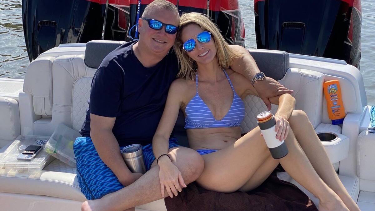 Holiday Harbors Boat Rental | HCB 53 Suenos Luxury Yacht