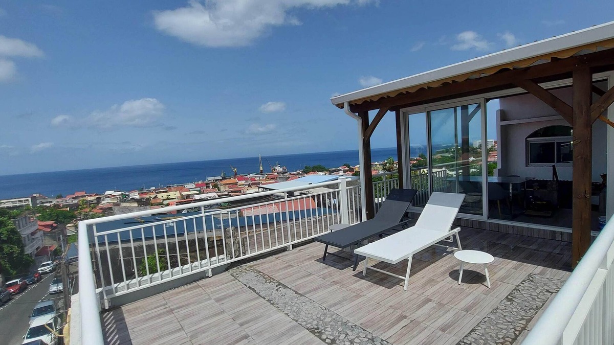 Basse-Terre House | head in the clouds 971