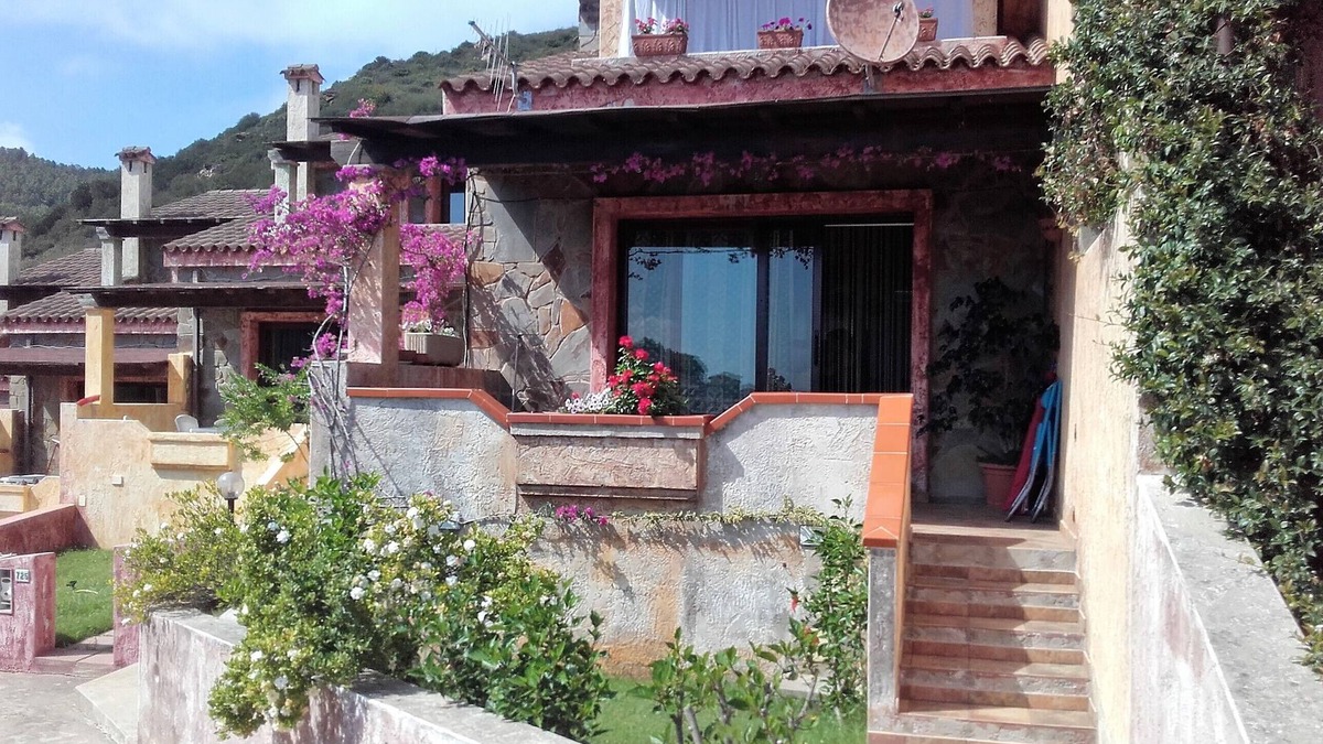 Villaputzu House | Head of four terraced houses