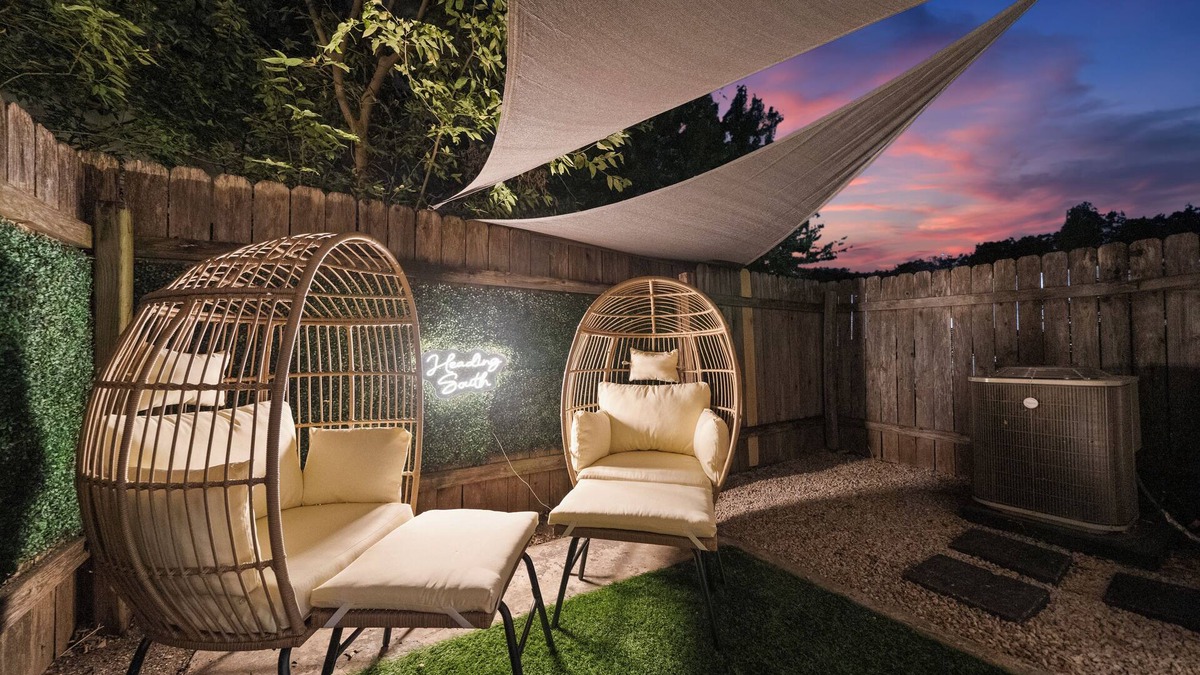 Dawson House | "Heading South" - 2 BR Getaway Near Downtown Austin