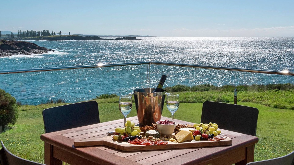 Kiama Apartment | Headland Hideaway - spectacular sea views!