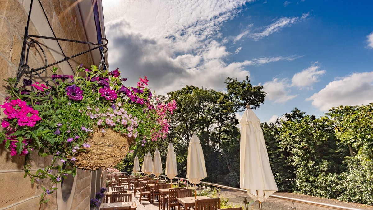 Liversedge Hotel | Healds Hall Hotel