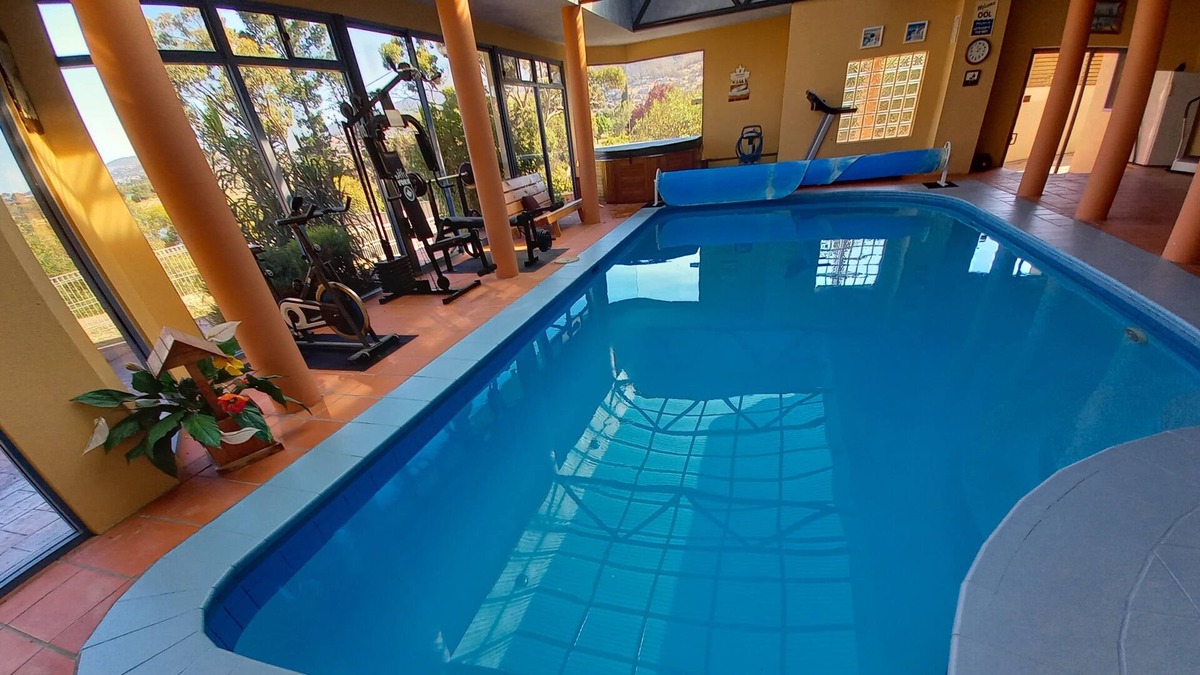 Berriedale House | Health Spa resort, Waterfront, Walk to Mona - FREE Netflix