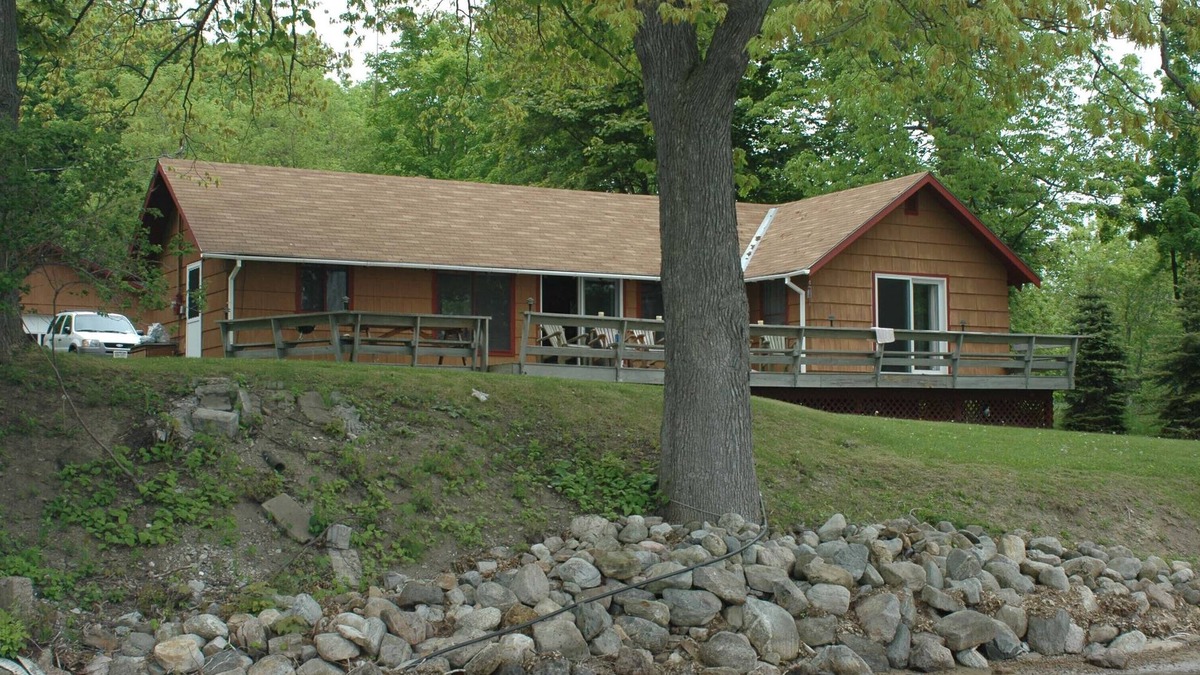 North Lake George Cottage | Heart Bay on Lake George - 2 Bedroom Cottage, Private Dock