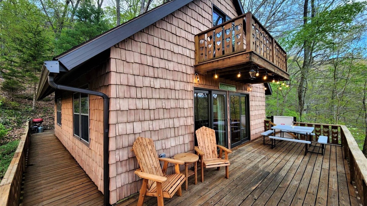Sugar Grove Cabin | Heart Haus on the Hill - Near Hocking Hills, Updated/Private/Comfortable!