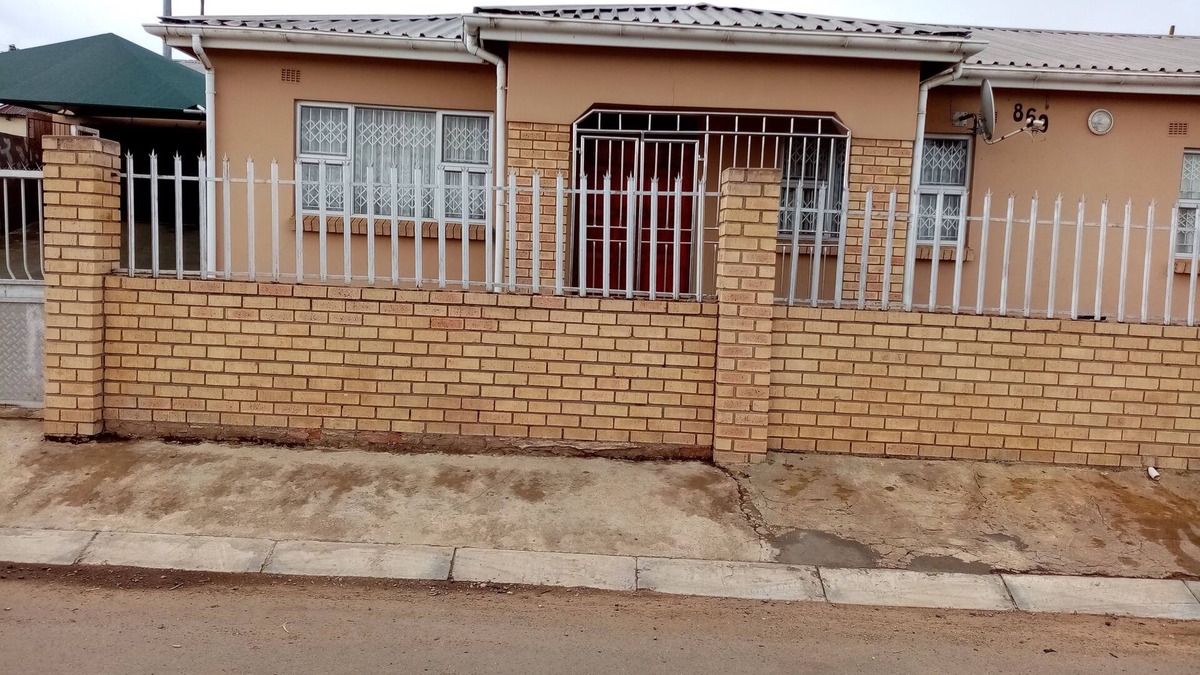 Umtata House | Heart It Guest House, where you will find rest.