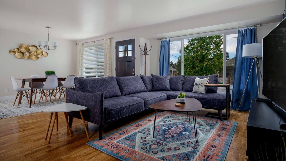 Woodlawn House | Heart of Alberta Arts District, Pet Friendly, Walk to Alberta Park, Food, Art, and Drinks