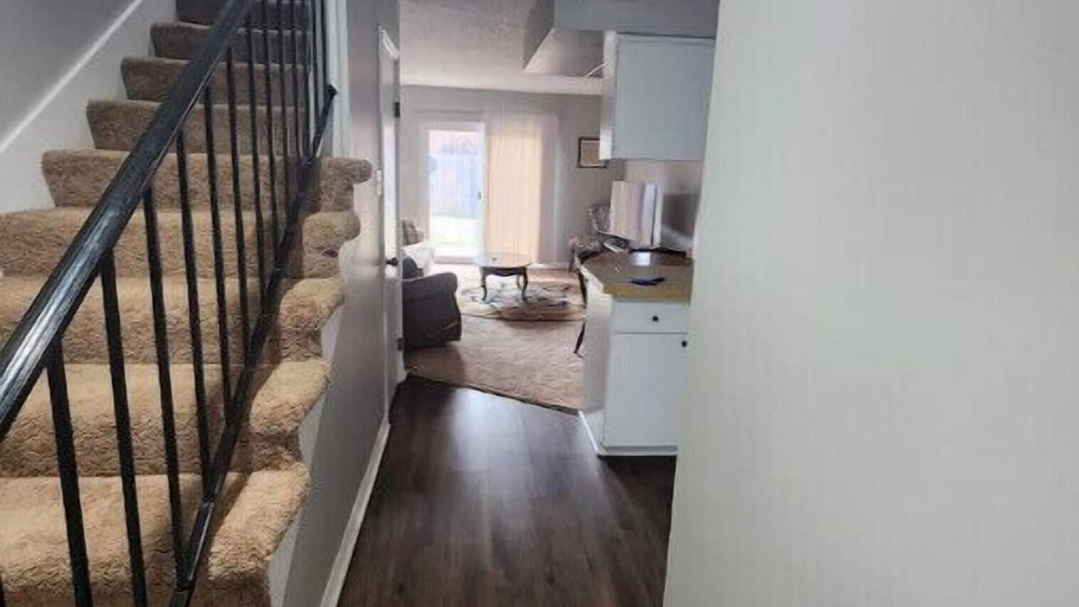 Bryant Apartment | Heart of Bryant apartment F