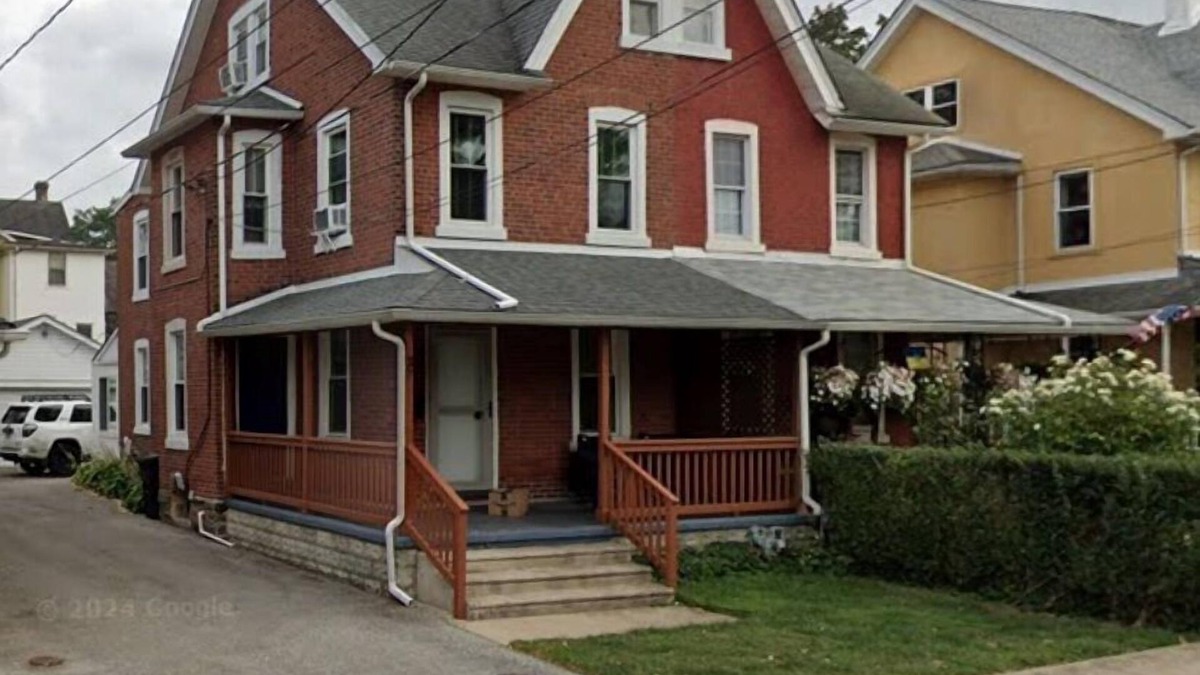 Bryn Mawr Apartment | Heart of Bryn Mawr 3 BR Home