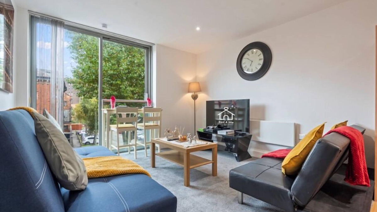 Theatreland Birmingham Apartment | Heart of City Centre Luxury apartment with Secured Underground Parking